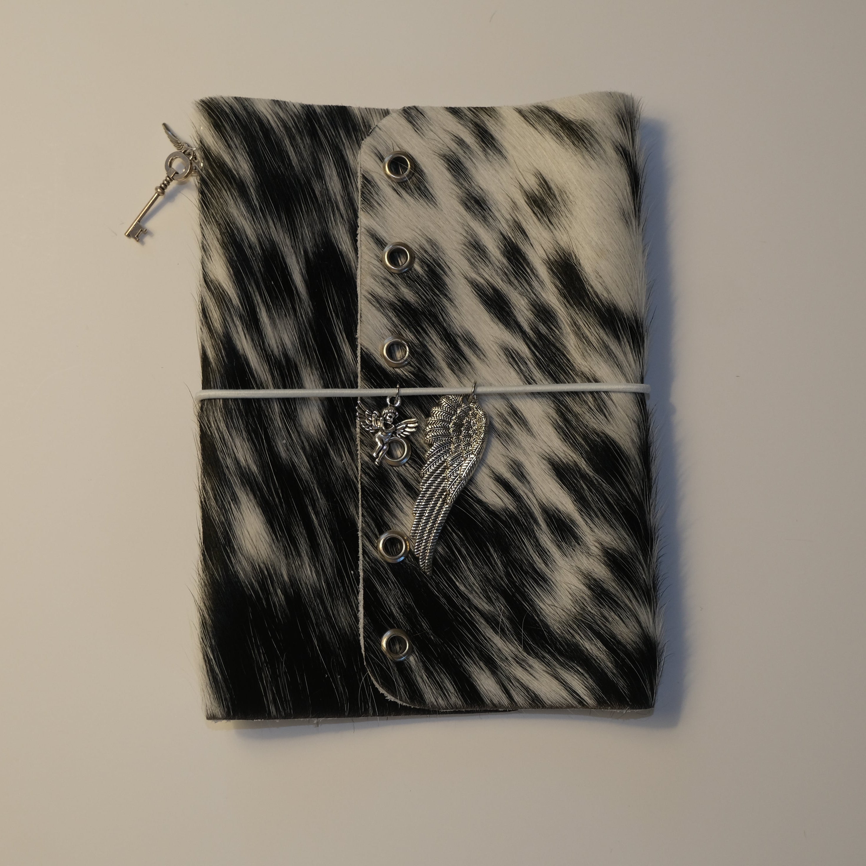 A6 Cowhide 003