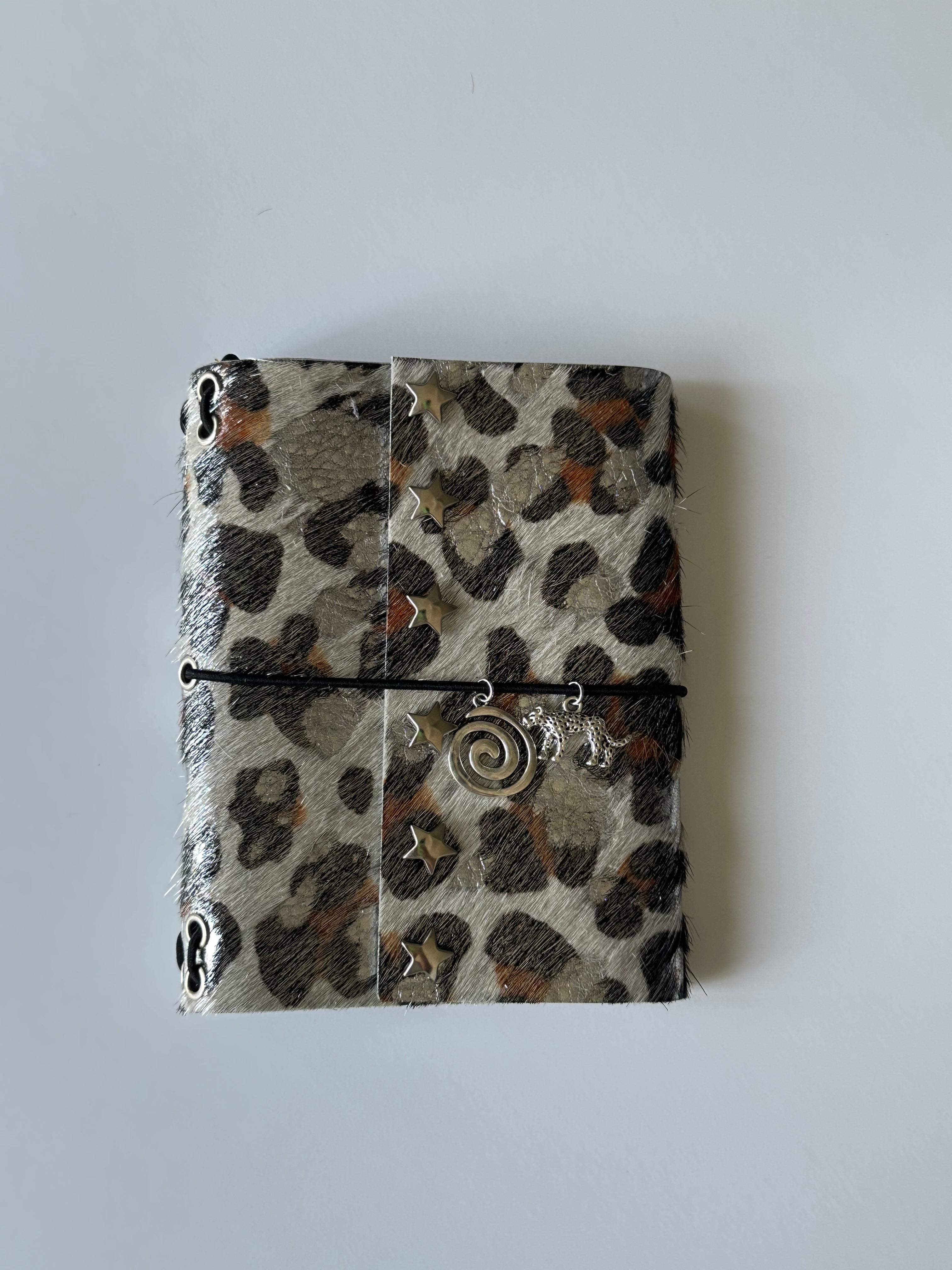 A6 Sparkly Leopard 001