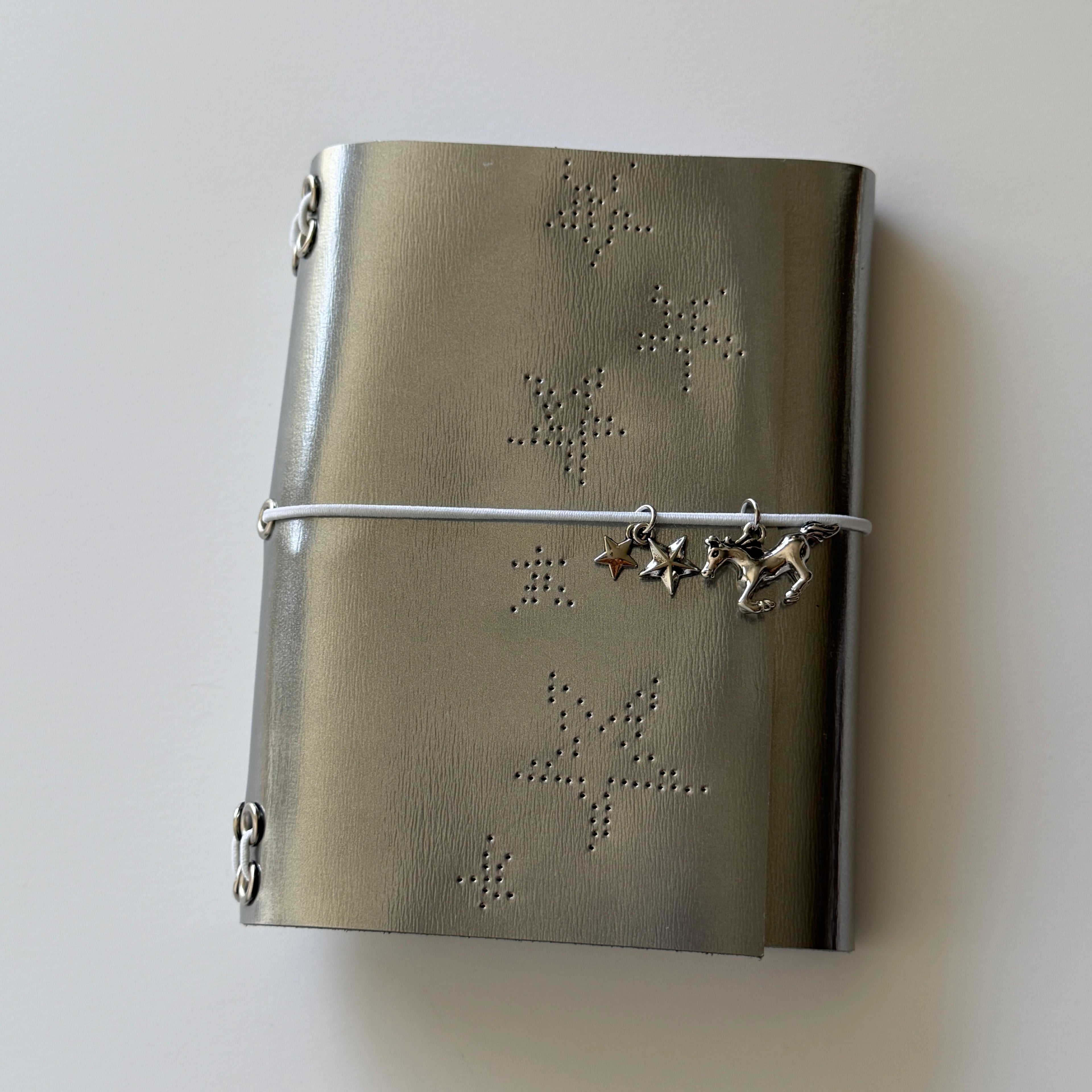 A6 Silver 002