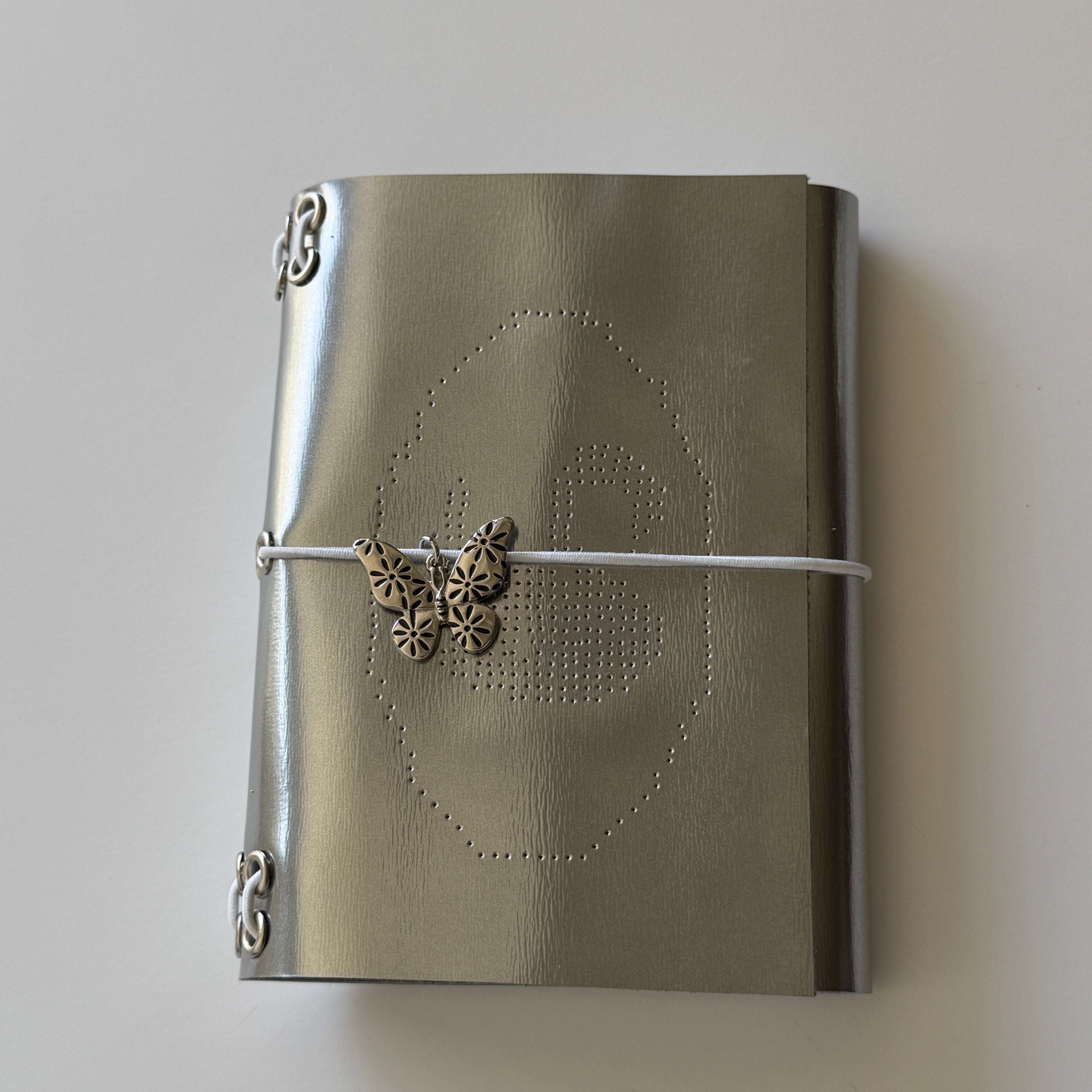 A6 Silver 003